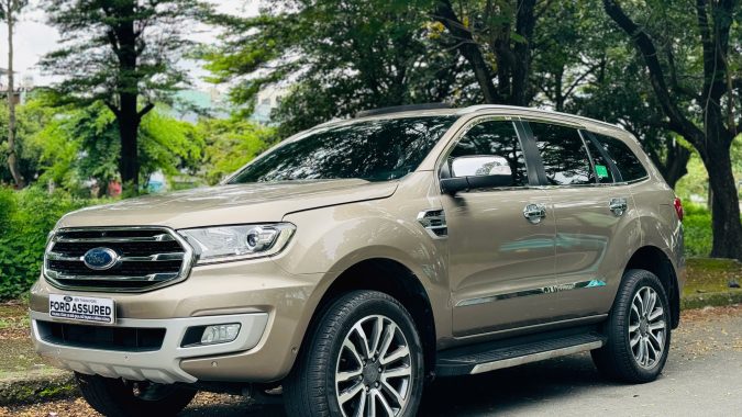 Alternative view of Ford Everest Titanium 4x4 2019 GHI VÀNG 88.000 KM